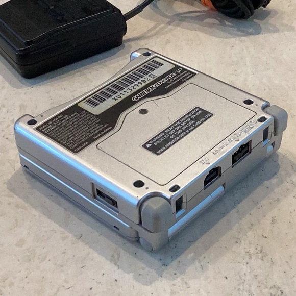 Gameboy Advance SP Console & Charger Handheld System Nintendo Silver AGS 001 - Picture 10 of 16